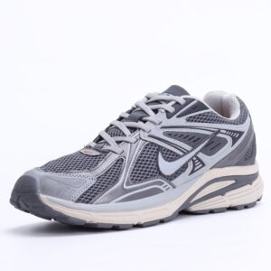 Zoom Vomero 5 Premium Lace-up sneakers in Gray